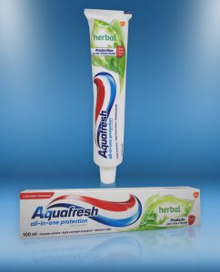 Tandpasta-herbal-kruiden-100ml-Aquafresh-bgblauw-BakingSodaNL